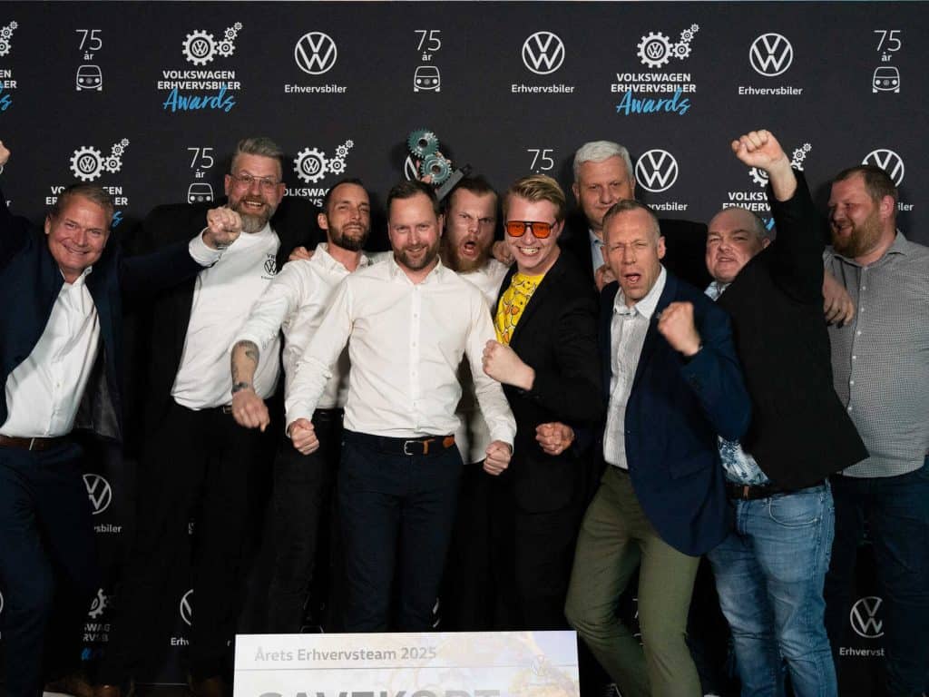 The Autocentralen Horsens team with their Volkswagen Erhverv Dealership of the Year award